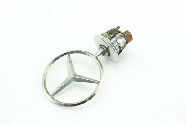 Emblema capó Mercedes OEM 372690 C W204 2007-2011 image 3