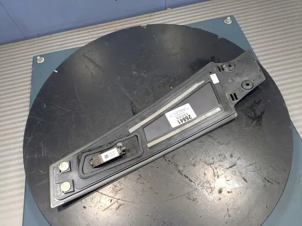 Tesla Model S Moldura Pilar Izquierdo Cámara 1092306-00-E image 3