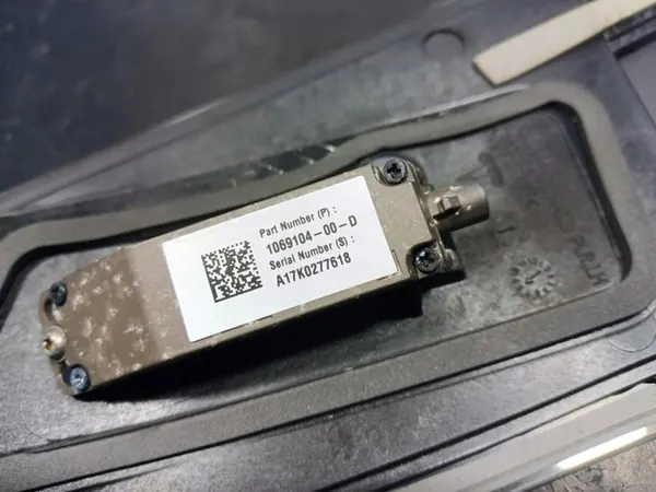 Tesla Model S Moldura Pilar Izquierdo Cámara 1092306-00-E image 4