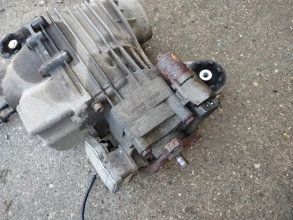 Diferencial trasero Haldex VW Tiguan 2.0TDI OEM 0AY525010D image 8