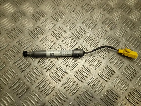 Sensor de proteção de pedestres Audi Q7 2018 4M0823823 image 2