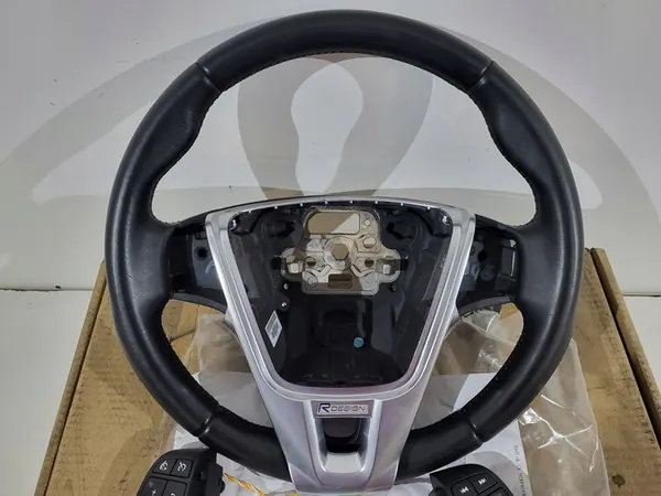 VOLVO XC60 S60 V60 R Design Volante Multifuncional OEM image 4