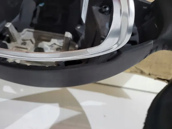 VOLVO XC60 S60 V60 R Design Volante Multifuncional OEM image 5