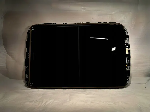 Porsche Cayenne Panoramadach OEM 4M0877041D image 2