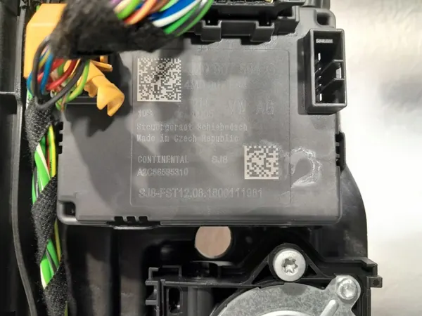 Porsche Cayenne Panoramadach OEM 4M0877041D image 6