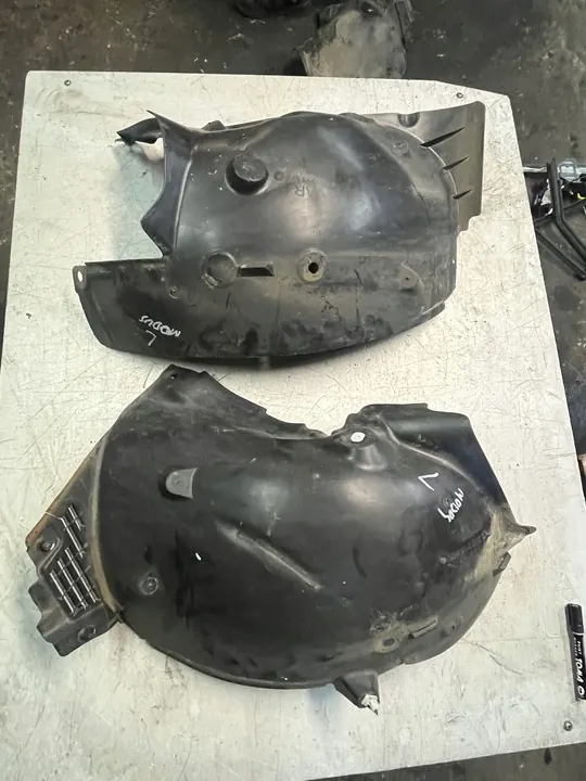 Left Front Wheel Arch Renault Modus OEM image 2