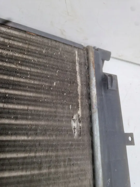 VW PASSAT B5 Radiador de agua 8D0121251AC image 10