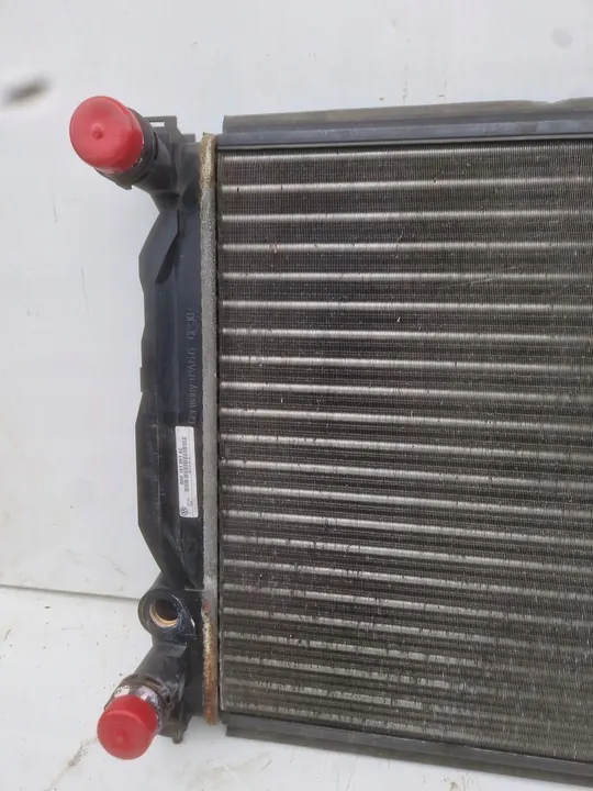 VW PASSAT B5 Radiador de agua 8D0121251AC image 2