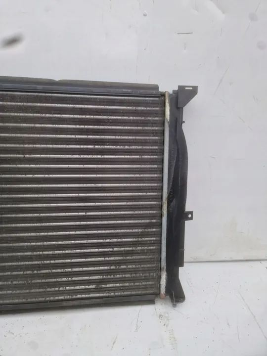 VW PASSAT B5 Radiador de agua 8D0121251AC image 6