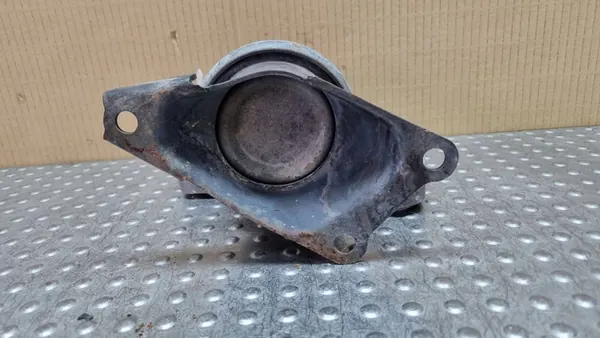 Volkswagen Engine Mount 7H0199207B image 4