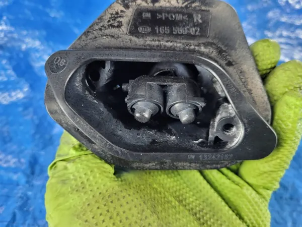 Soporte derecho de parachoques Opel Astra H OEM 13242184 image 4
