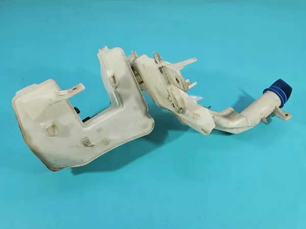 Pyyhkijännestesäiliö VW Passat B7 image 5