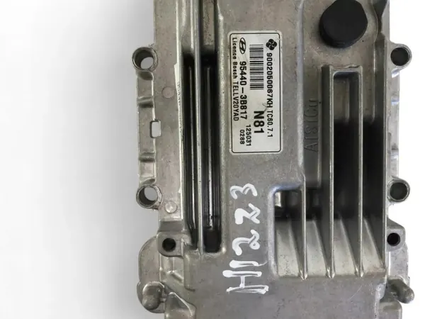 Computadora Transmisión Hyundai IX35 OEM 31958777 image 3