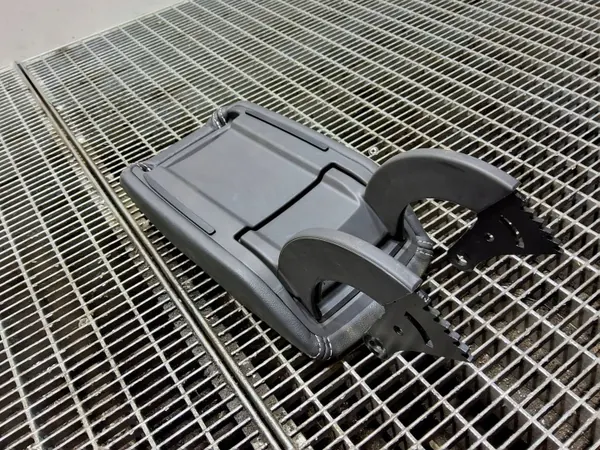 Audi Q3 8U console armsteun OEM SKE55306 image 6