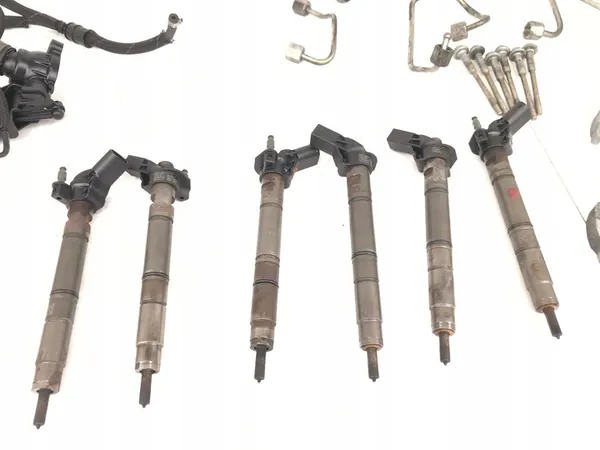 Conjunto de injeção de combustível Audi A7 S7 2013 OEM 0445010642 image 9