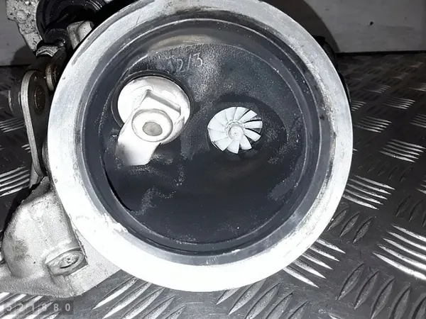 Käytetty BMW-turbolaite OEM 8631700 2-sarja F46 image 10