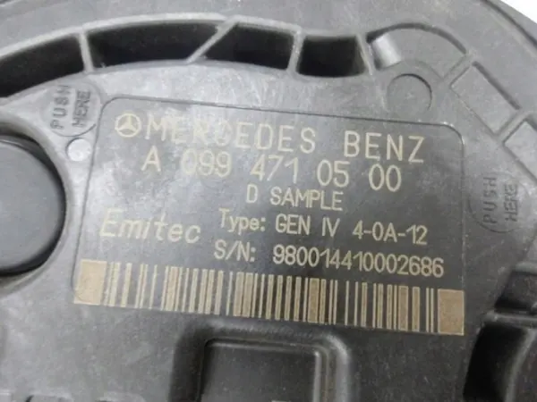 Tampa depósito AdBlue Mercedes OEM A094710500 - Usado image 3