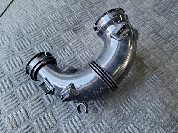 Luchtinlaatbuis Mercedes C 350 W205 S205 2.0 CGI Hybrid A2740900929 image 2