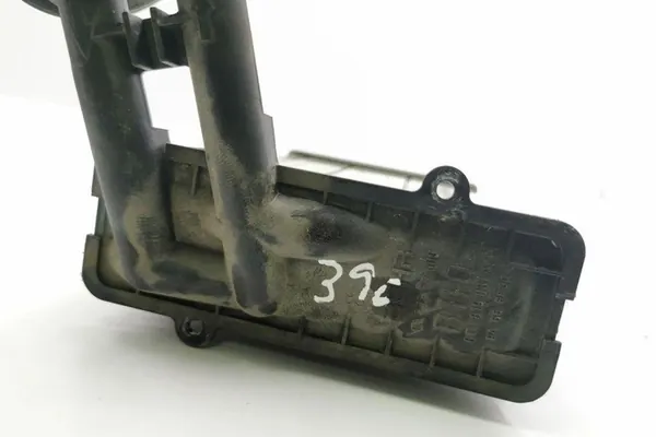 Verwarmingsradiator VW PASSAT B7 ALLTRACK 1.9L diesel OEM 8D1819031A image 2