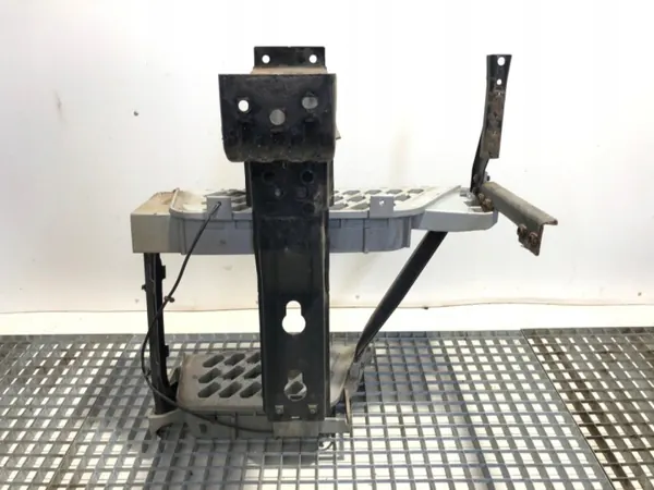 Rechter Cabinetrede OEM 82355197 Volvo FH II image 5