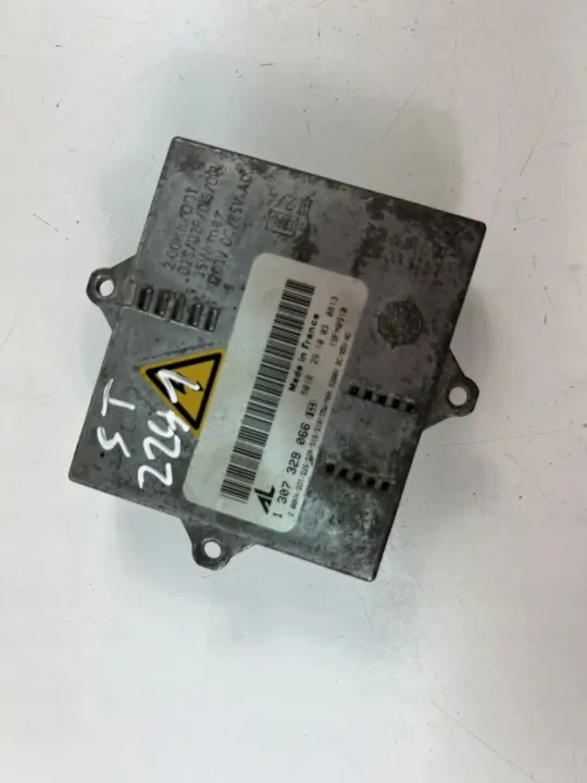 Módulo Xenon OEM 1307329066 para Audi A3 8P1 2005 image 2
