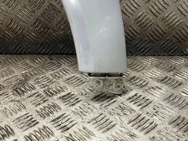 Soporte del guardabarros delantero derecho OEM 8Z0853818A Audi A2 image 3