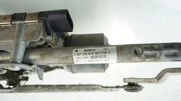 Vasemmalla etupyyhkijän moottori VW Golf Plus OEM 5M0955023D image 4