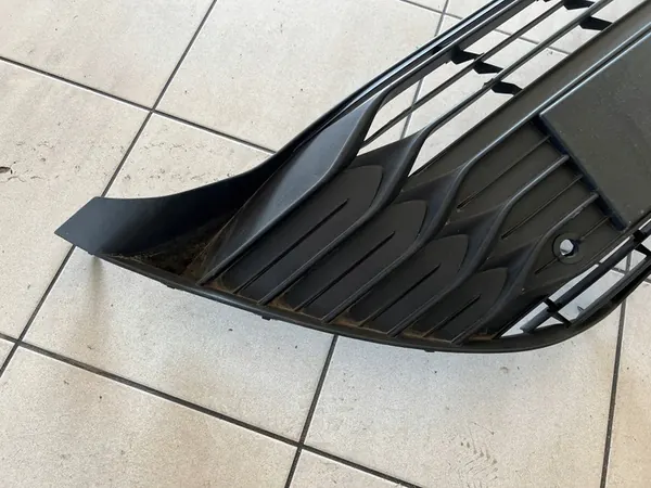 Griglia paraurti anteriore TOYOTA YARIS H/B XP150 2017 - 2020 OEM image 2