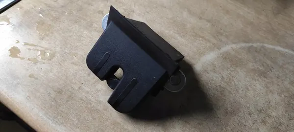 SEAT LEON 2 II LIFT 09-12 Bagagelås 1P0827505D image 7