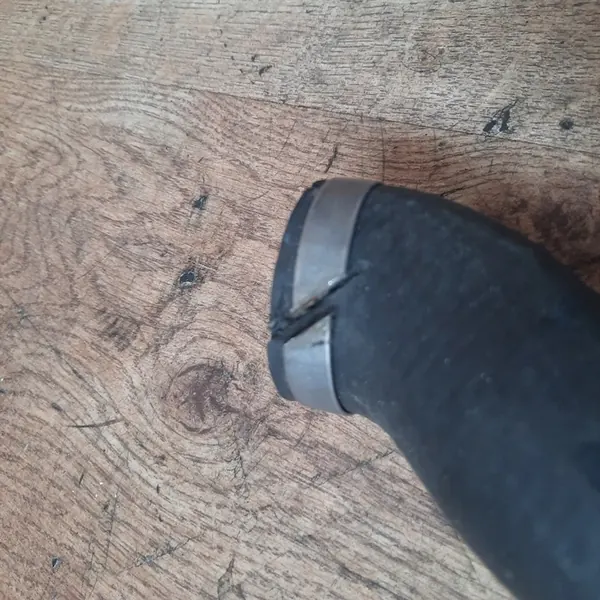 Ylävesiletku BMW E46 3.0d M57 184 OEM 2247849 image 2