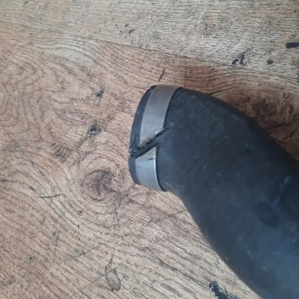 Ylävesiletku BMW E46 3.0d M57 184 OEM 2247849 image 3