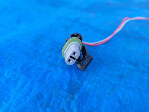 OPEL Meriva B Takaluukun Mikroswitch 13359894 image 4