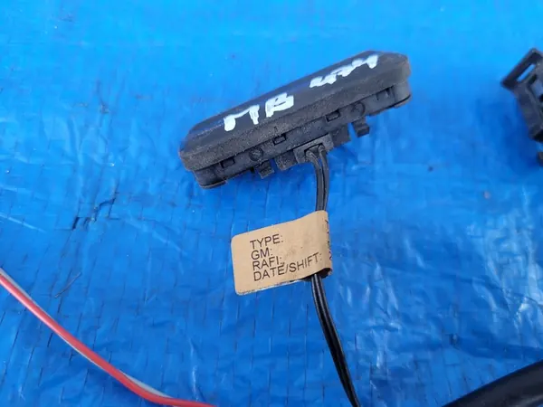 OPEL Meriva B Takaluukun Mikroswitch 13359894 image 6