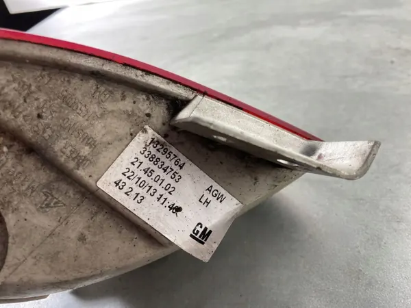Opel Zafira C takapuskarin valo OEM 13295764AGW image 3