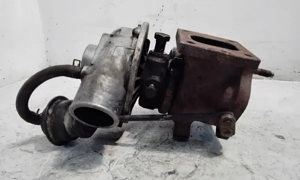 KIA Carnival 2000 Turbocompresor OEM 0K55113700C image 2