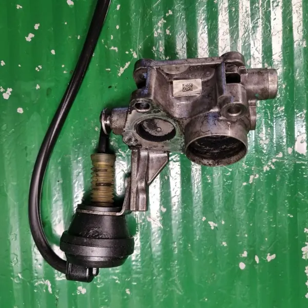 Soupape EGR Mercedes OEM A6421401263 Occasion image 3