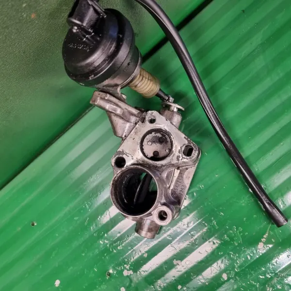 Soupape EGR Mercedes OEM A6421401263 Occasion image 4