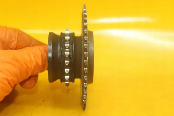 Engranaje de distribución Mercedes W203 W204 W211 1.8 A2710520703 image 3