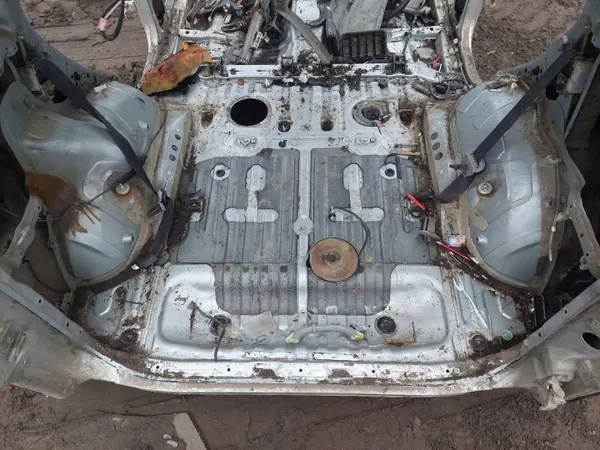 Correa de maletero trasero OEM 1D4 para Toyota RAV4 II image 2