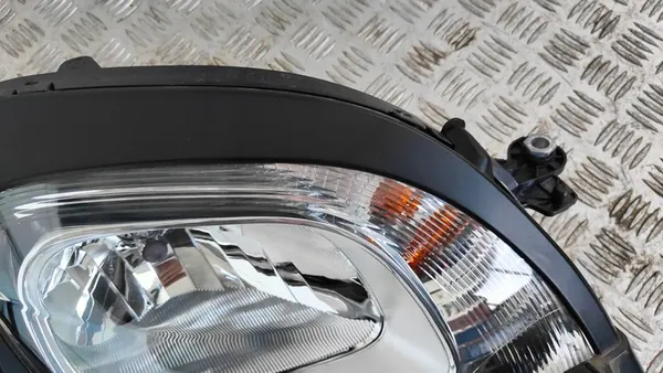 Fiat Panda III 3 2010-2023 Cross 4x4 Farol Direito 71765834 image 6