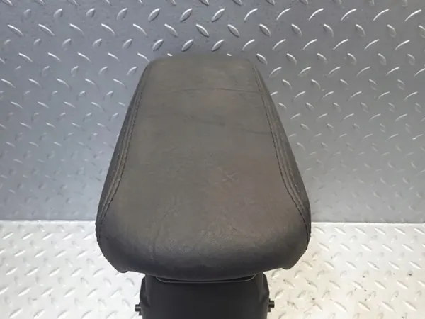 Reposabrazos consola Lexus IS 220D-250-350 OEM 735592185 image 4