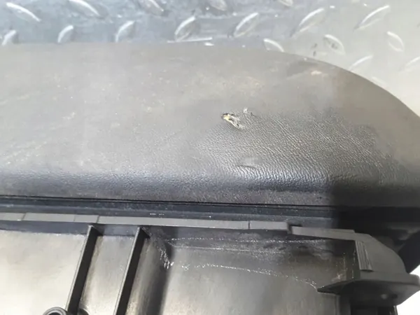 Reposabrazos consola Lexus IS 220D-250-350 OEM 735592185 image 6