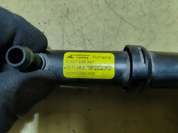 Volvo S40 II V50 vasen ajovalopesuri OEM 1307030347 image 6