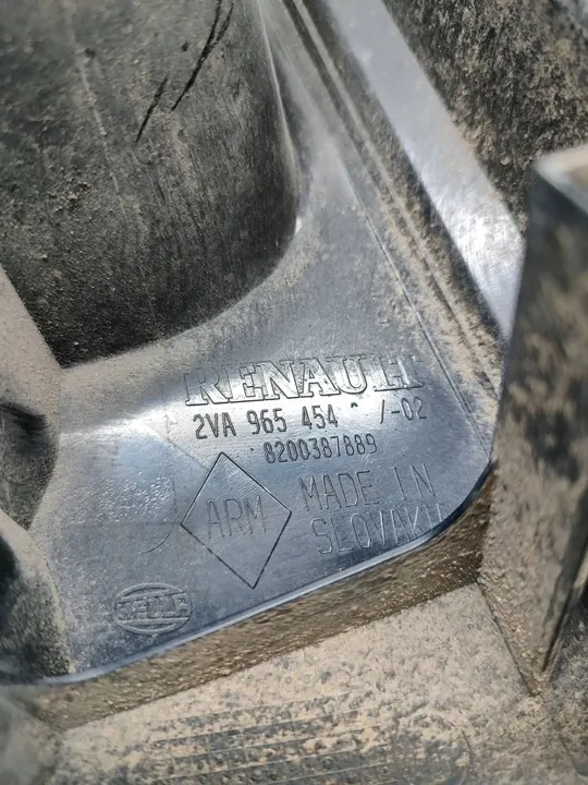 Luz trasera derecha Renault Twingo II 2010 OEM image 10