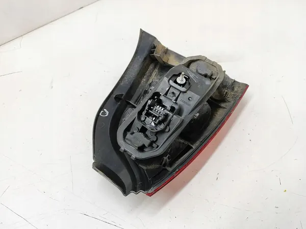 Luz trasera derecha Renault Twingo II 2010 OEM image 6