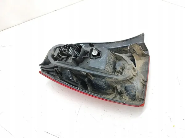 Luz trasera derecha Renault Twingo II 2010 OEM image 9