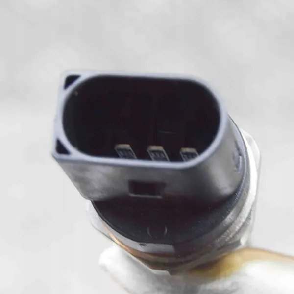 Brandstofrail BMW 3 Coupe 3.0L 2010 OEM 7620946 image 4