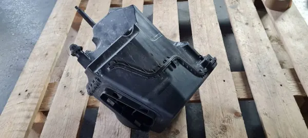 Ilmansuodatinkotelo OEM 4K0133844E Audi A6 C8:lle image 9
