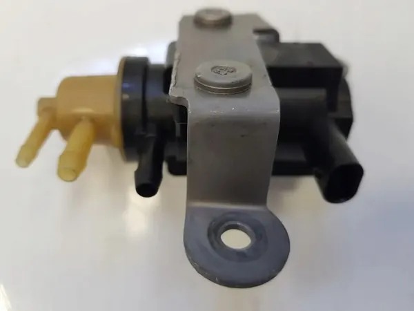 Solénoïde de vide EGR Turbo Mercedes AMG GTC GTR C63 AMG image 3