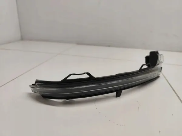 OEM 23962850 Pisca Espelho Direito Peugeot 2008 II image 3